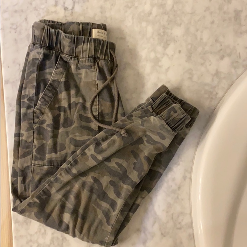 Evereve Cloth & Stone Camo Pant